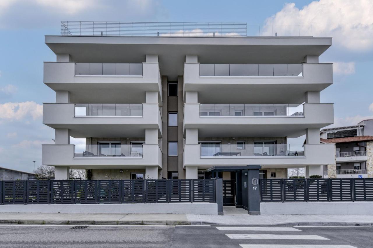 Opalia Residence - Garda Lake Lifestyle Apartment بسكييرا ديل غاردا المظهر الخارجي الصورة