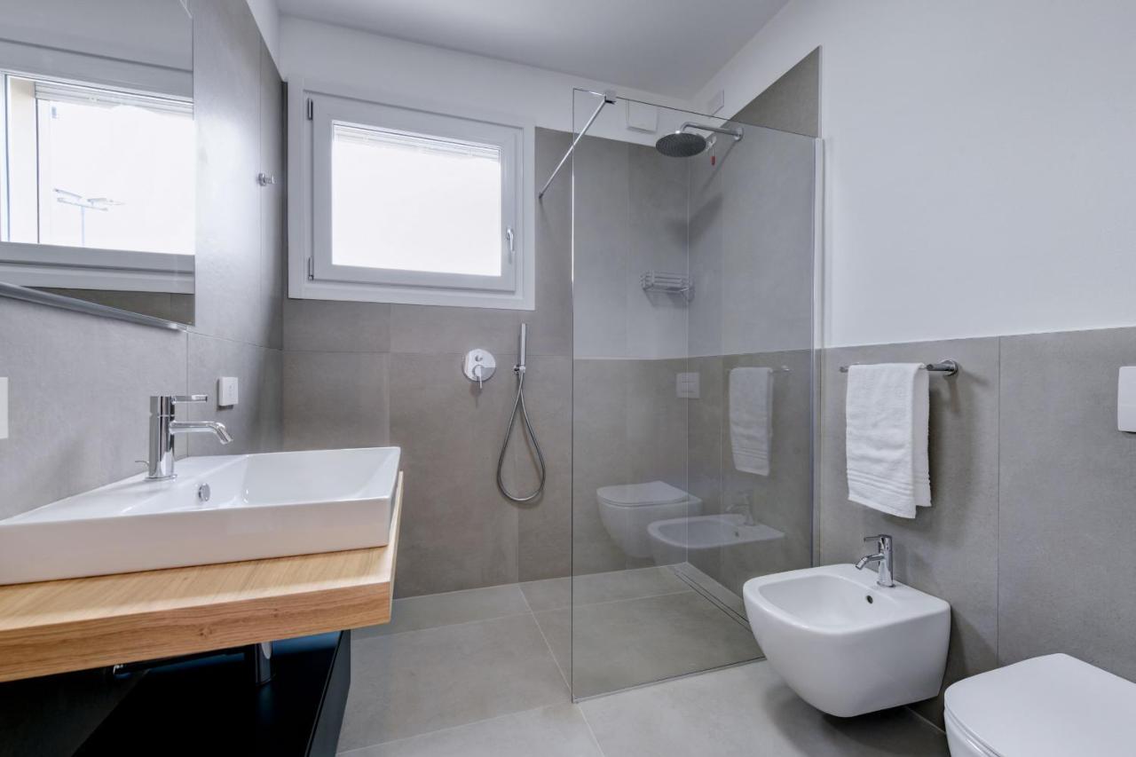 Opalia Residence - Garda Lake Lifestyle Apartment بسكييرا ديل غاردا المظهر الخارجي الصورة