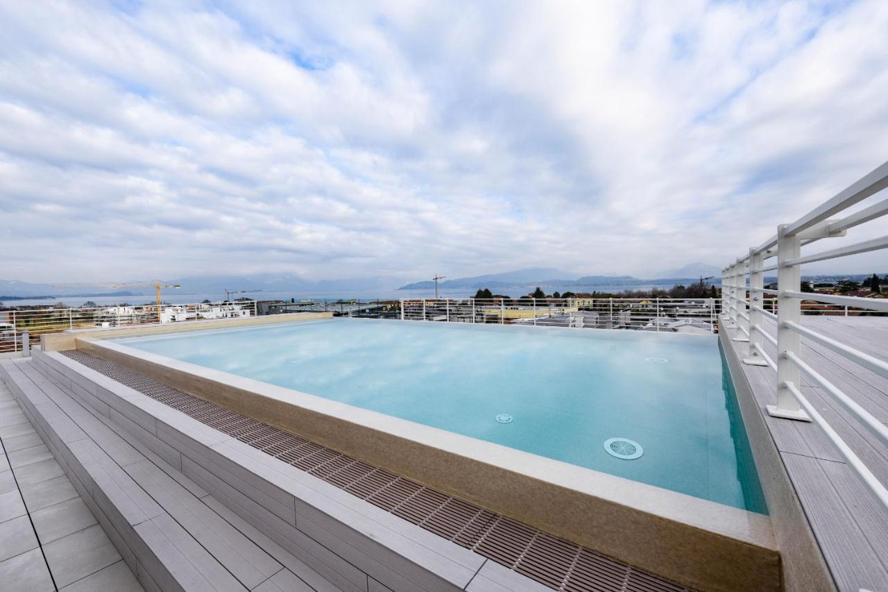 Opalia Residence - Garda Lake Lifestyle Apartment بسكييرا ديل غاردا المظهر الخارجي الصورة