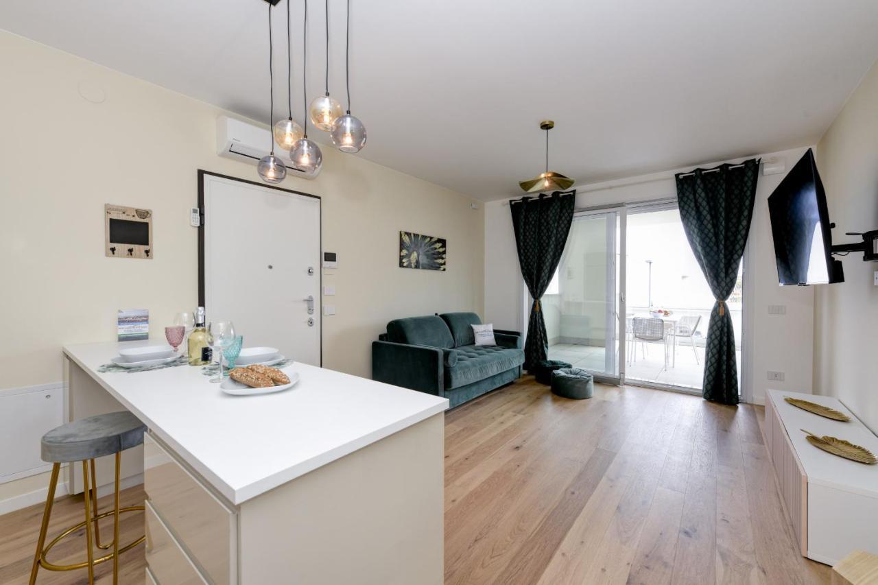 Opalia Residence - Garda Lake Lifestyle Apartment بسكييرا ديل غاردا المظهر الخارجي الصورة