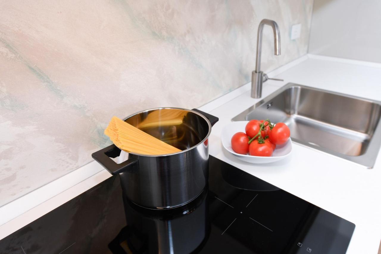 Opalia Residence - Garda Lake Lifestyle Apartment بسكييرا ديل غاردا المظهر الخارجي الصورة