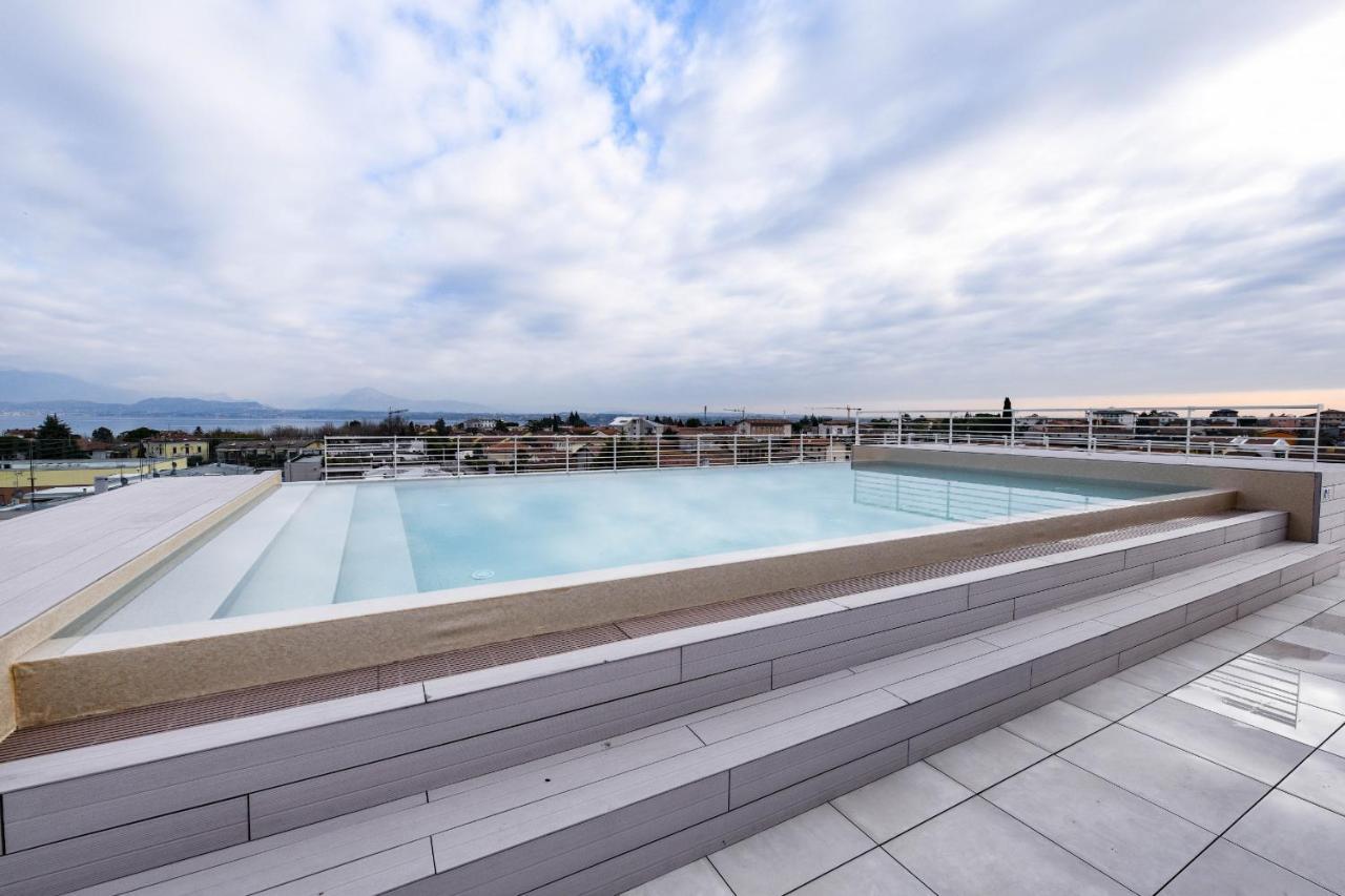 Opalia Residence - Garda Lake Lifestyle Apartment بسكييرا ديل غاردا المظهر الخارجي الصورة