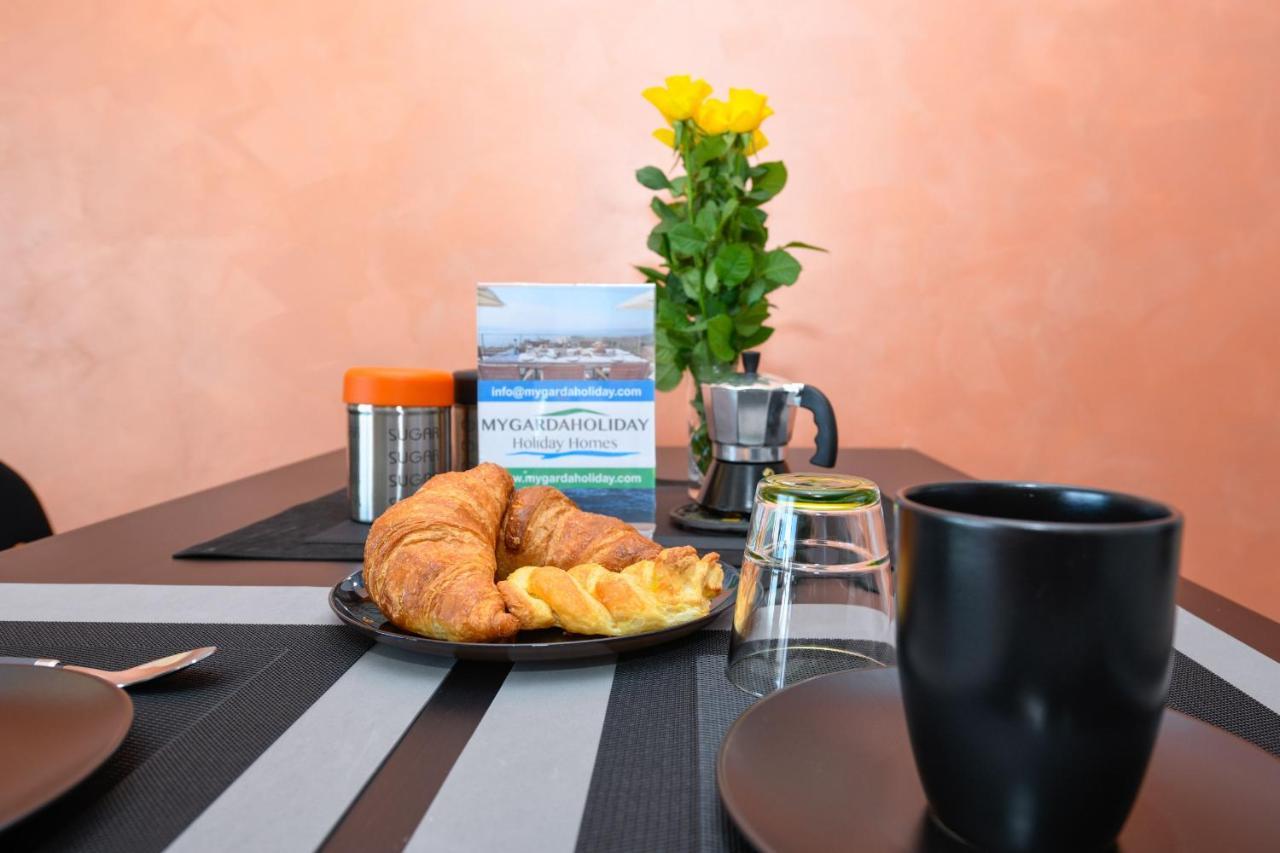 Opalia Residence - Garda Lake Lifestyle Apartment بسكييرا ديل غاردا المظهر الخارجي الصورة